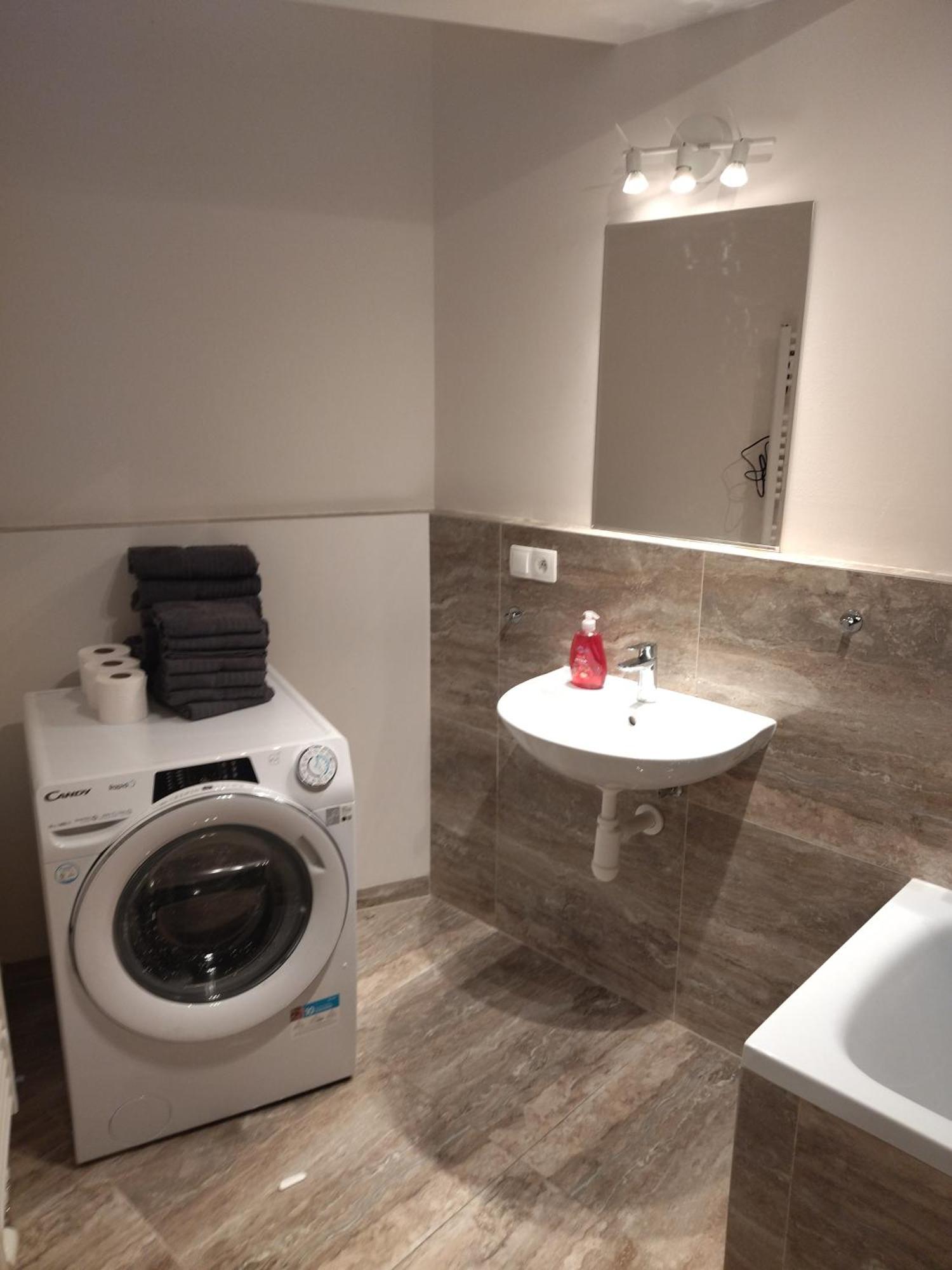 Brand New Studio Apartment #24 In Elite Residence With Free Secure Parking In The Center Prag Eksteriør billede